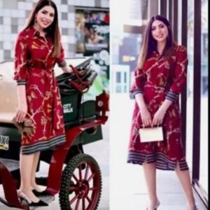 ZARA Size Small Chain Butterfly Button Down Silky MIDI Dress
Fashion bloggers.